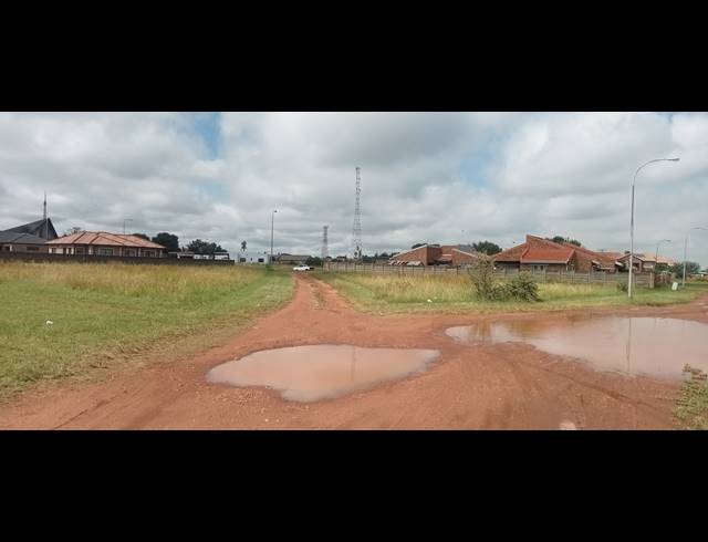 2,439M² VACANT LAND FOR SALE IN RIVERSDALE